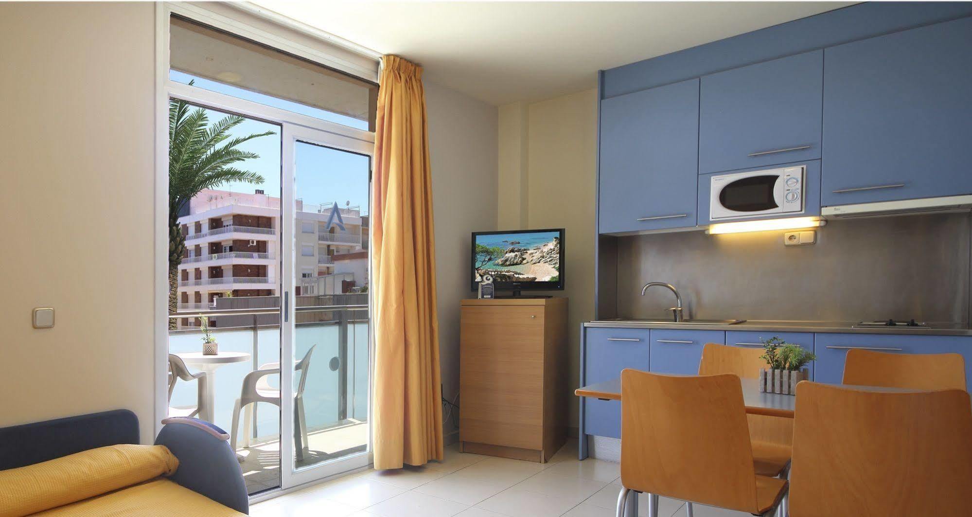 Aqua Hotel Nostre Mar Apartments Pineda de Mar Exterior photo